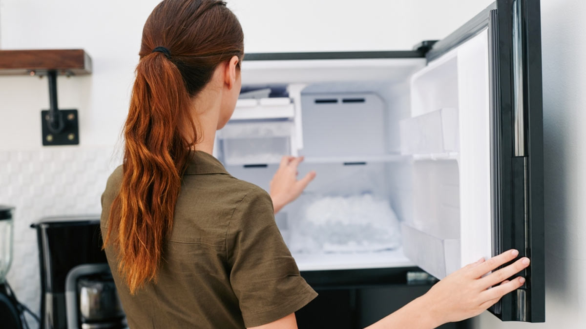 Cleaning of cooling coil and compressor is important