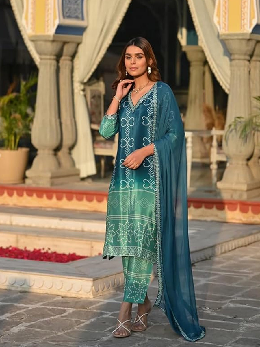 Bandhani suit look (4)