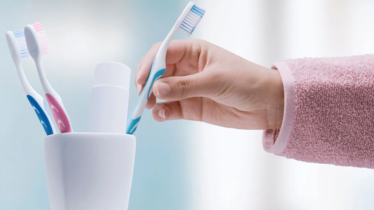 Bathroom toothbrush storage problems