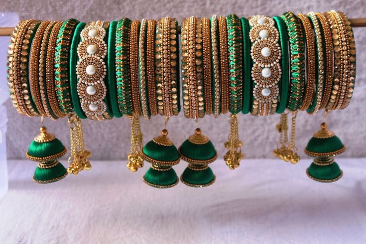 Best green bangles for Sawan look