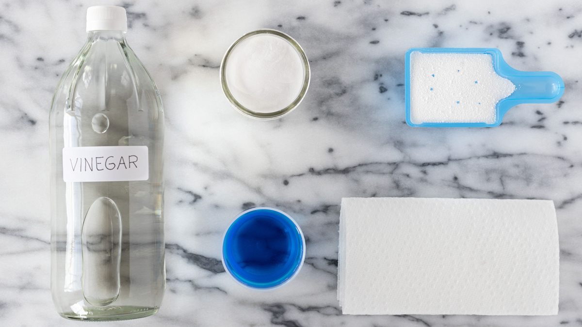 how to freshen comforter without washing,