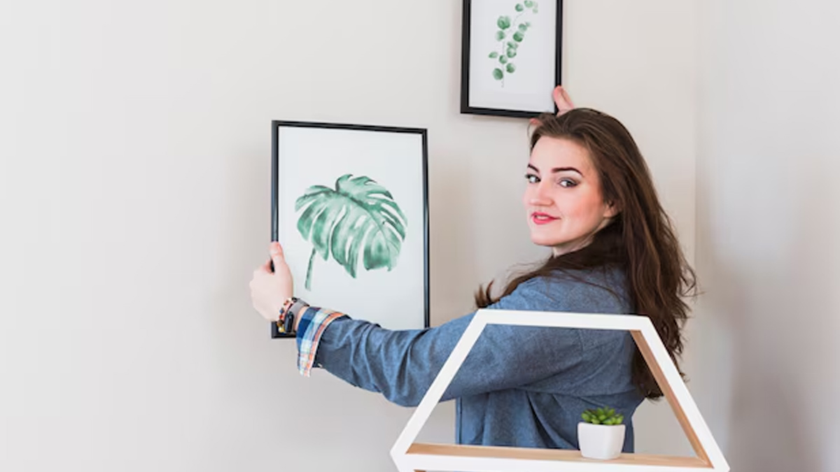 photo frame straight on wall (2)