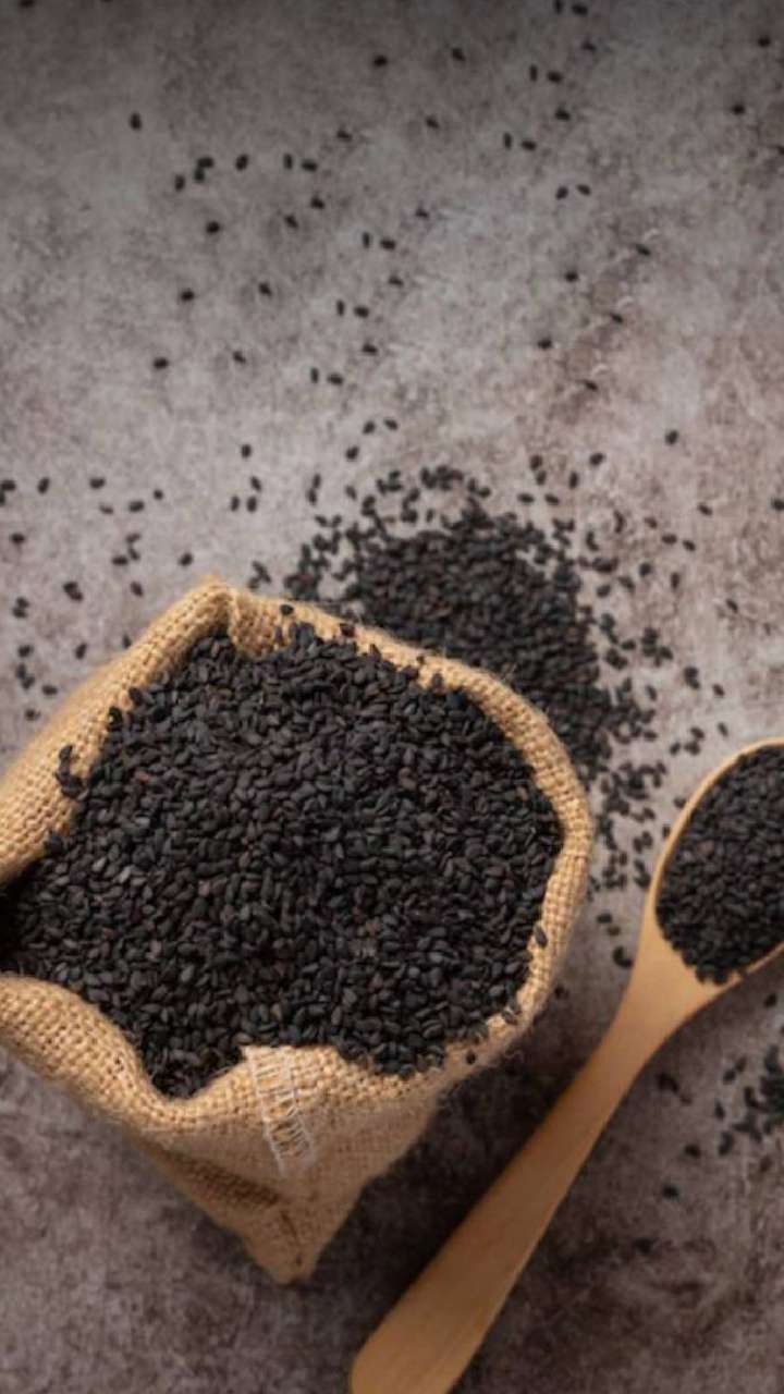 black-sesame-seeds-and-rice-on-shivling-8-1739960396