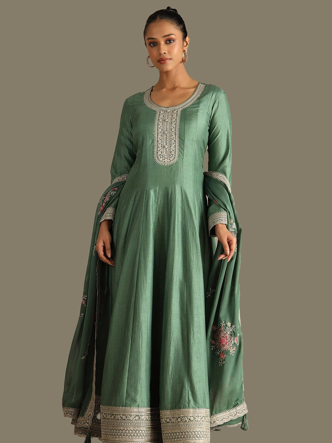 green long dress with dupatta (3)