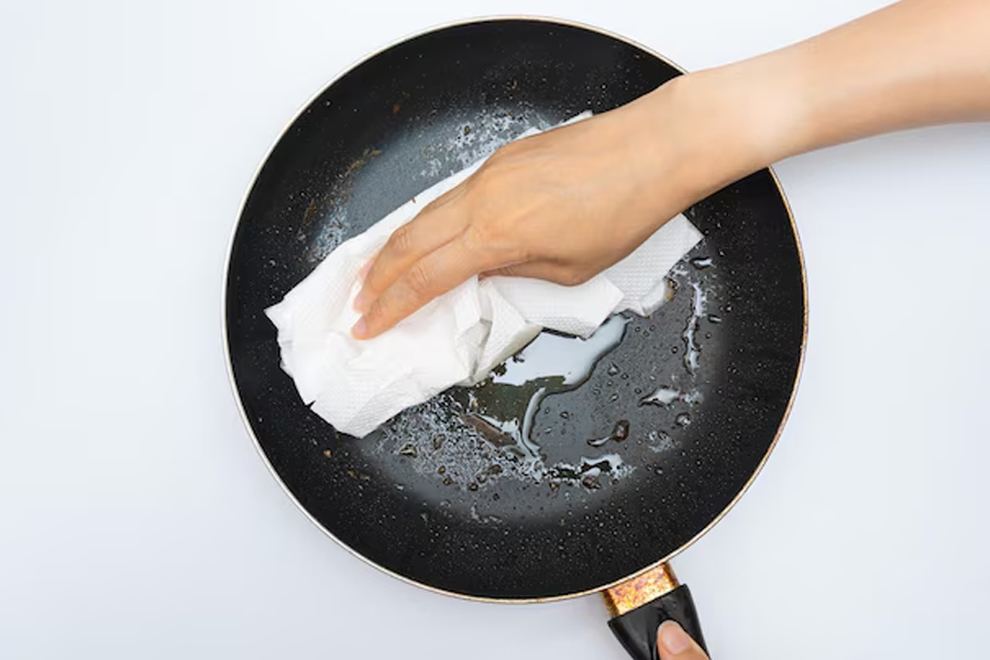 how to clean non stick pan grease