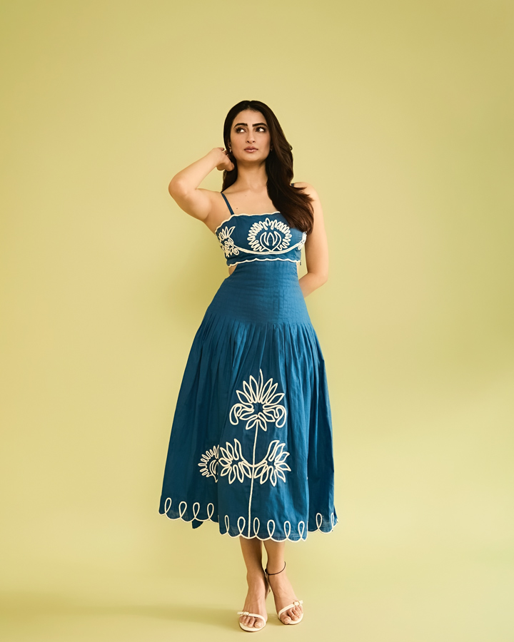 palak tiwari hot looks