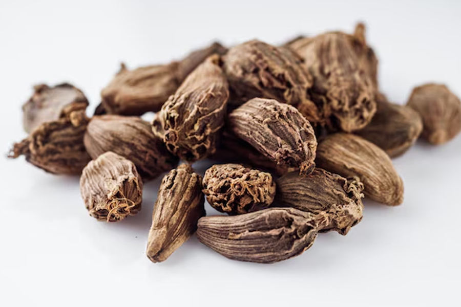 avoid bitter black cardamom tea