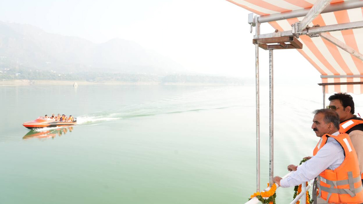 gobind sagar lake near chandigarh for weekend trip