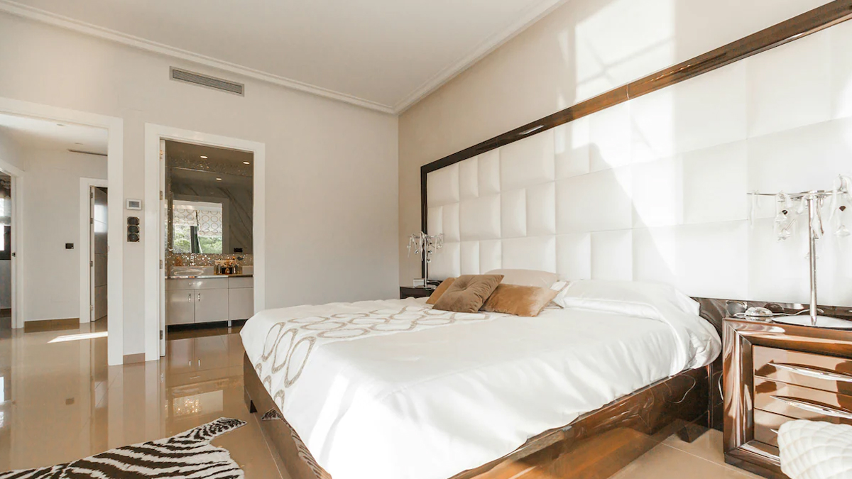 Why 5 star hotel dont have ceiling fan