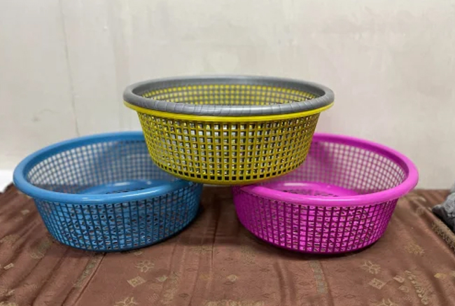 How to remove stain from plastic basket