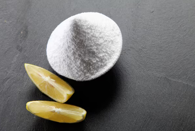 What is the best natural cleaner for plastic basket