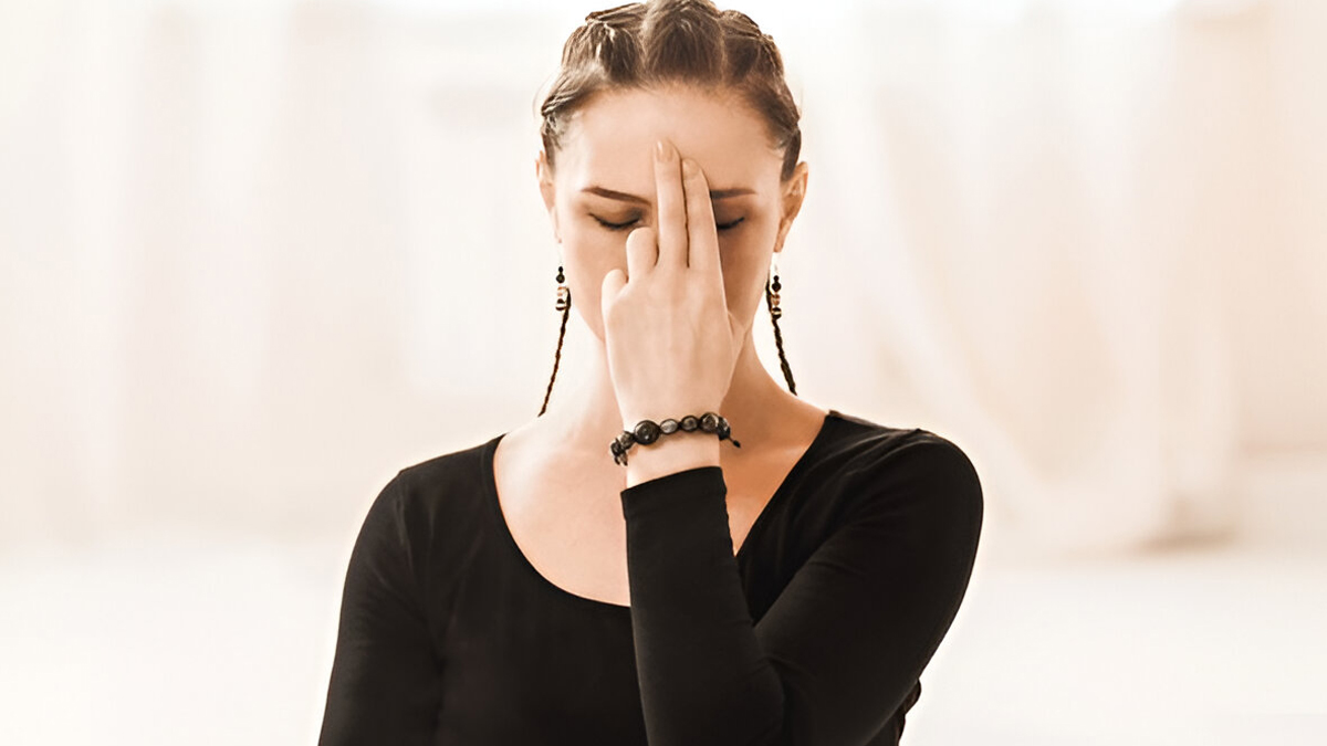 Chandra Bhedana to reduce perimenopause symptoms