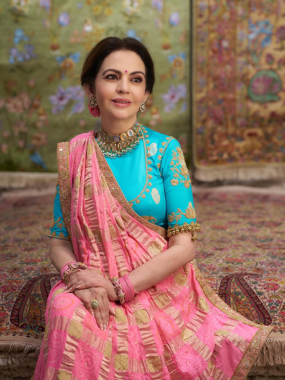 how to look youthful in saree at age 60