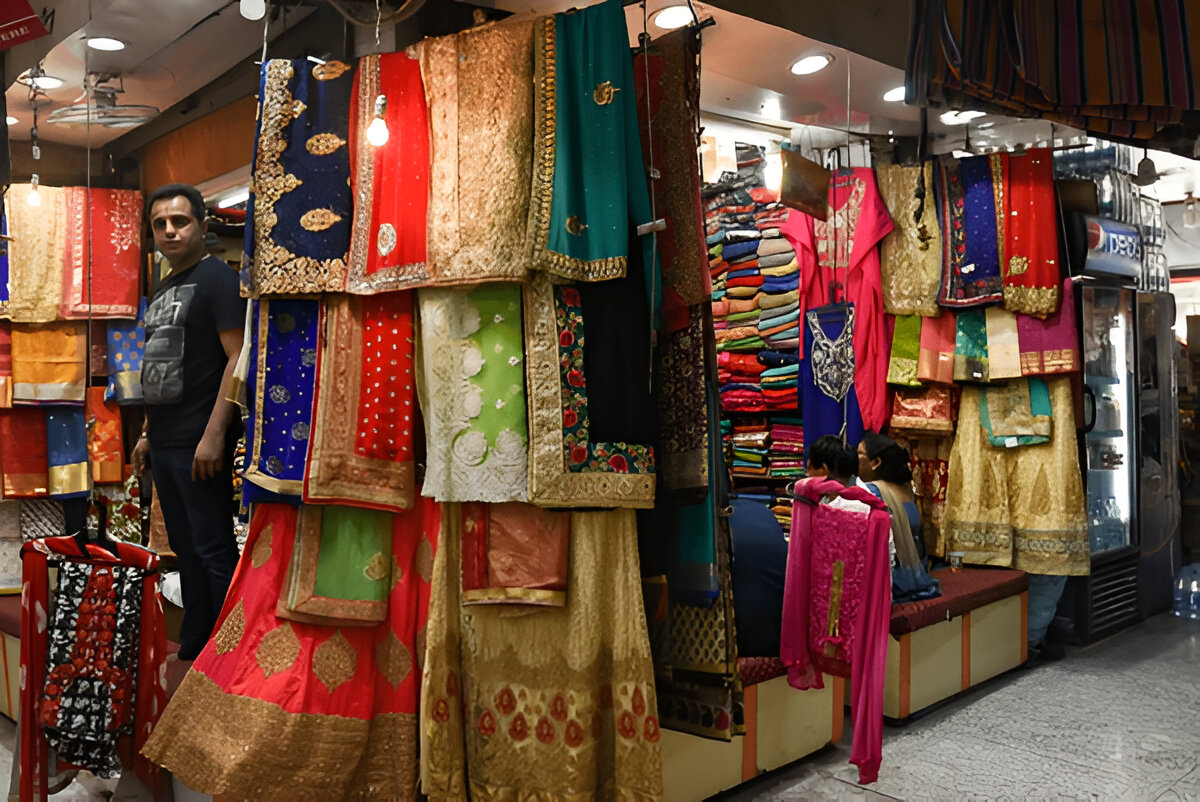 saree shopping market