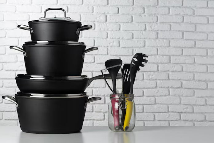 How to store pots and pans in a very small kitchen
