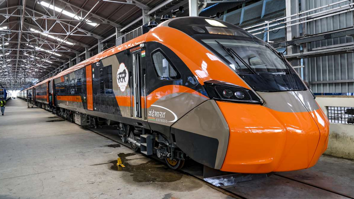 how to stop vande bharat in emergency