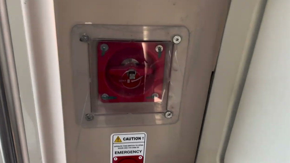 vande bharat express pulling chain option