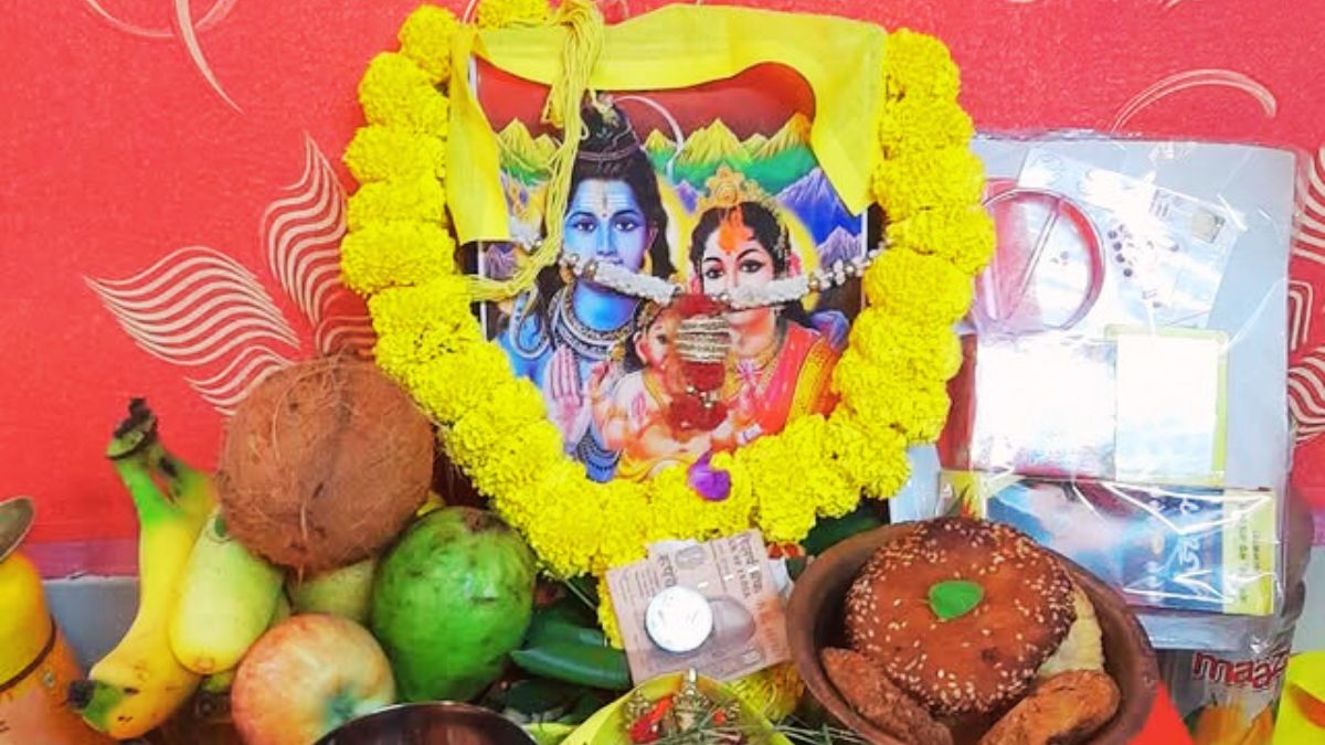 sawan pradosh vrat katha 2025