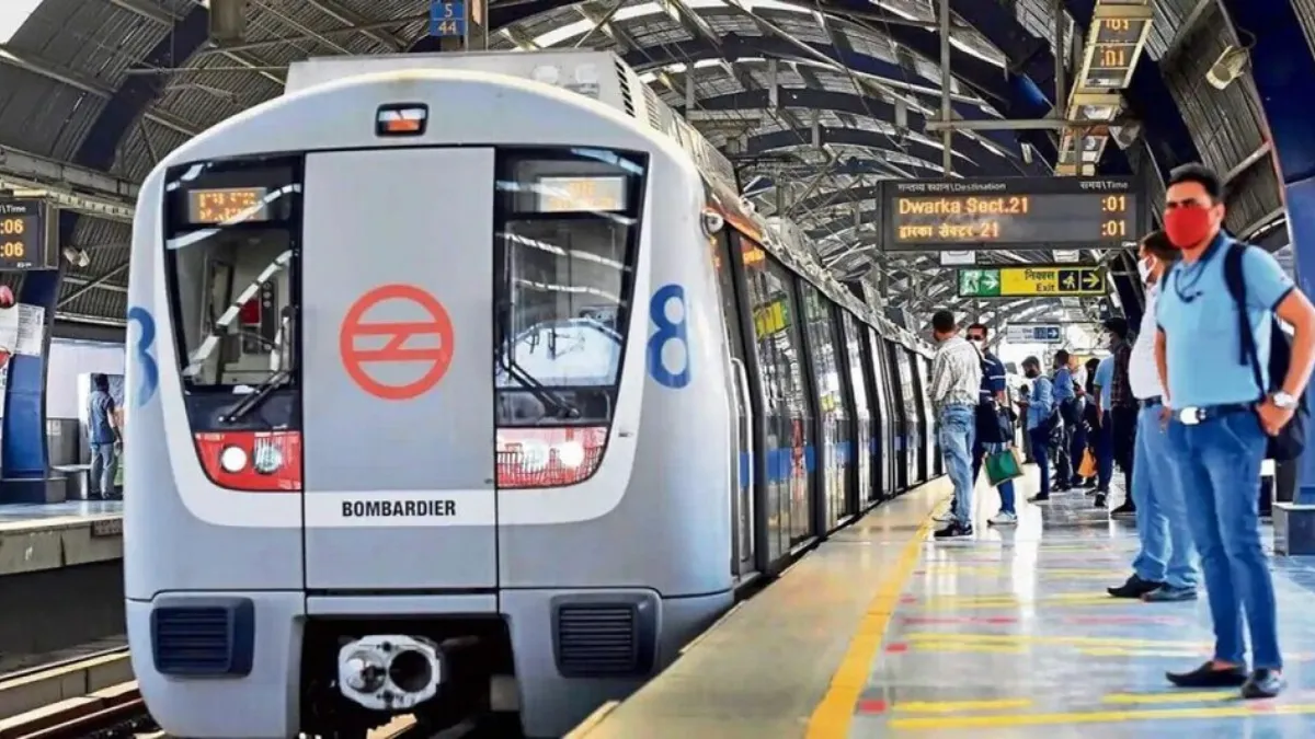 delhi metro delay august 15