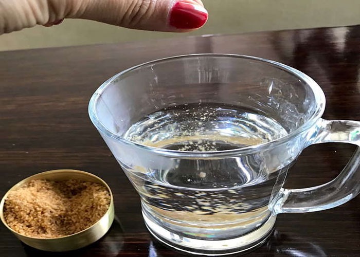 how to get rid of deemak from hing water