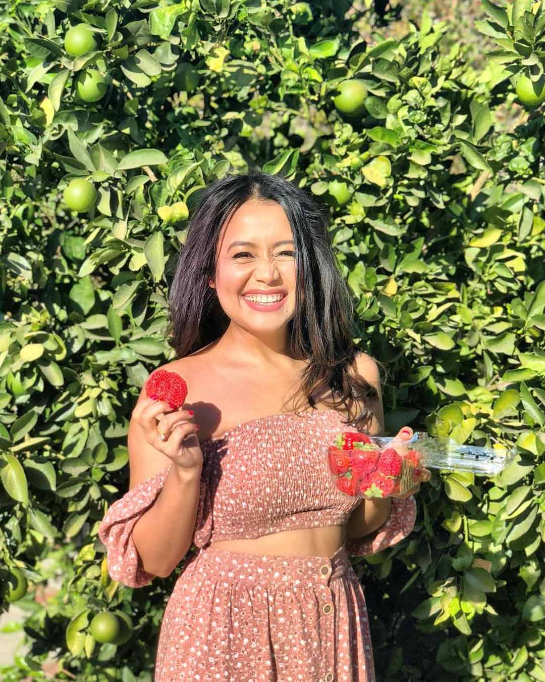 best upper wear for short height woman to look tall 32