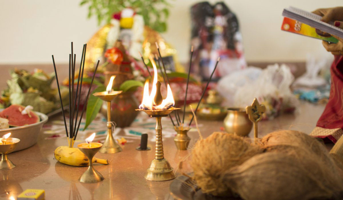 ghar ke mandir mein puja samagri rakhne ki vidhi