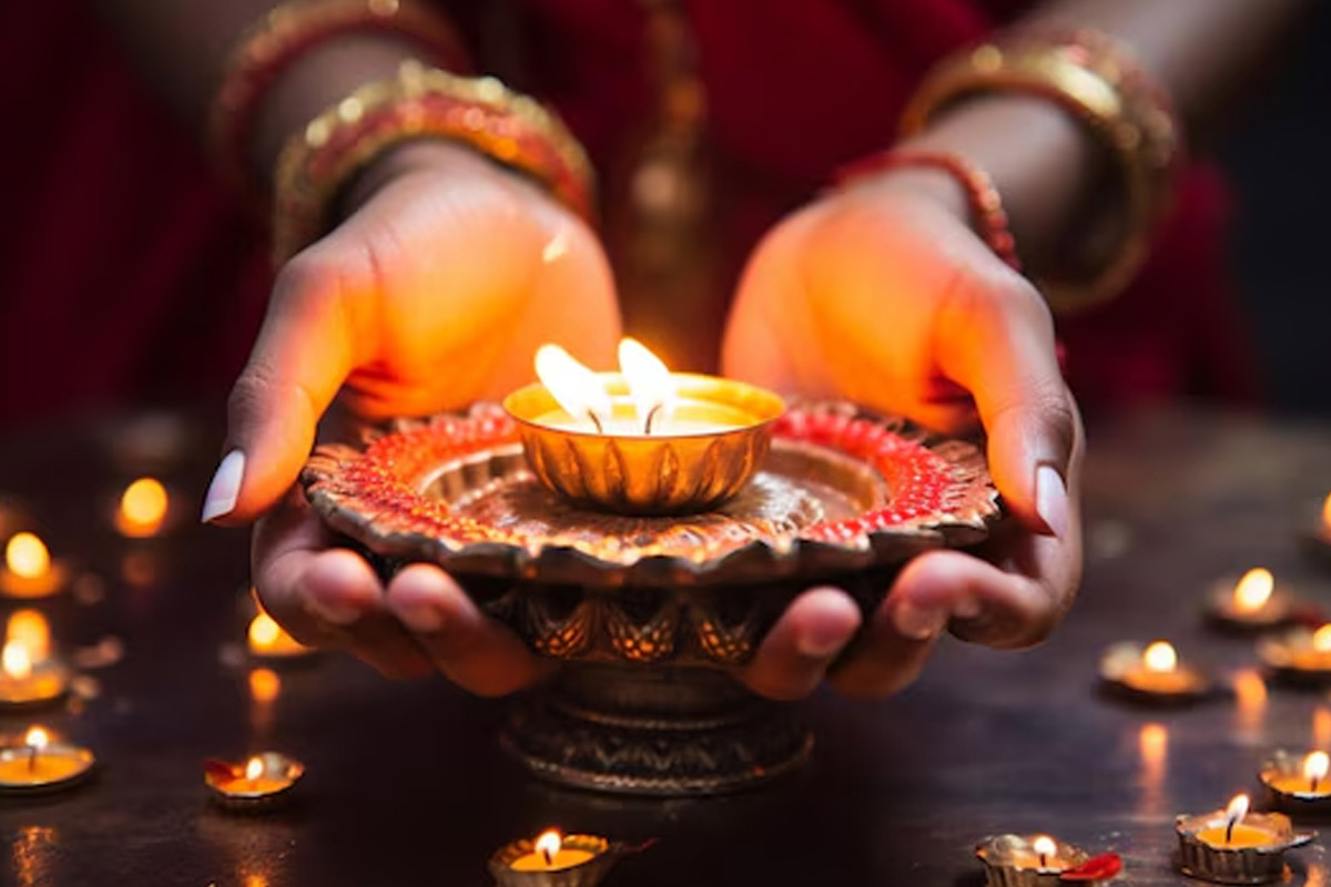 deeya lit after sunset