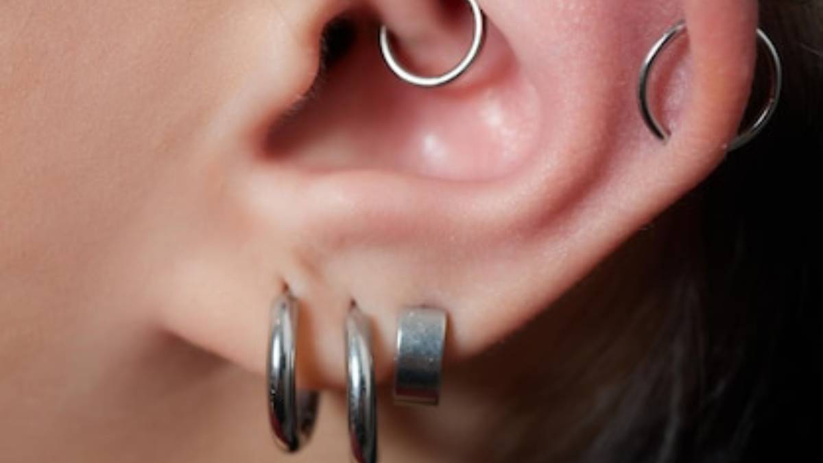 ear hole (4)