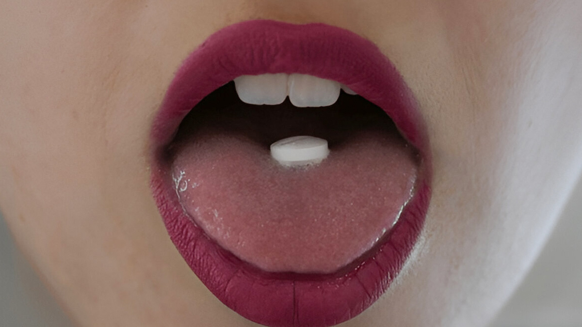 why tongue taste sour during pregnancy