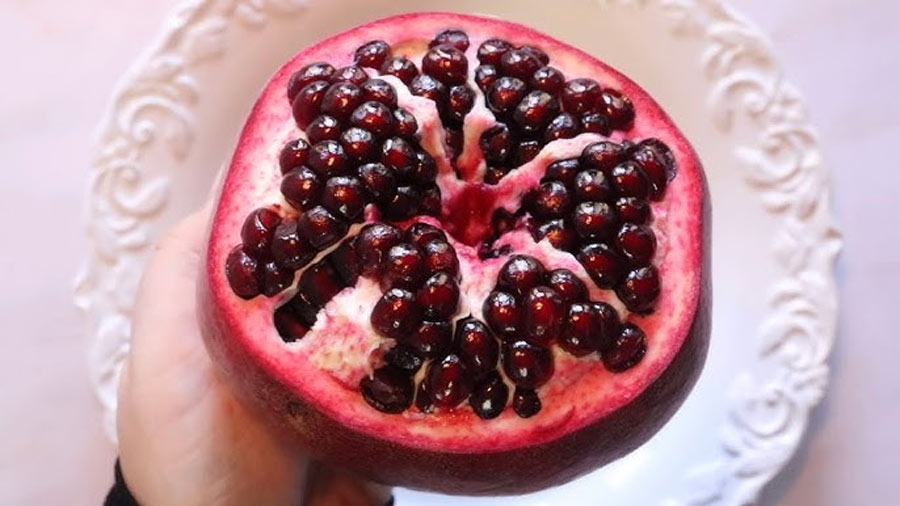 Pomegranate Peeling Tips