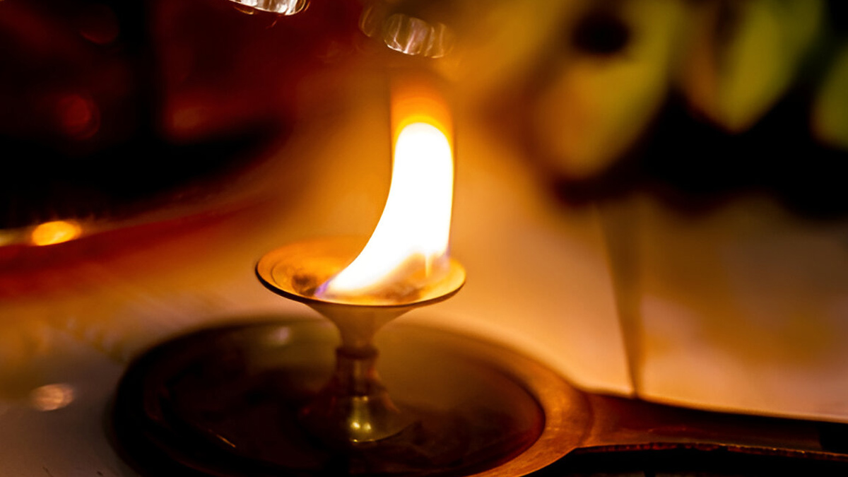 benefits of burning camphor