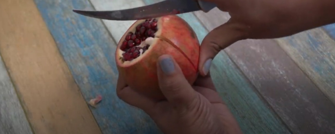 how to peel pomegranate