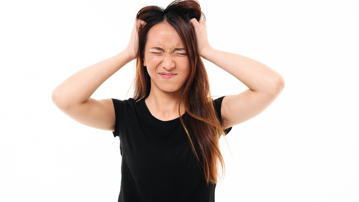 signs you are over oiling your hair1