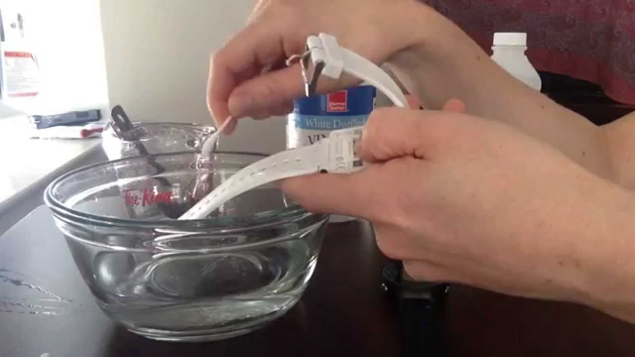 smartwatch band cleaning