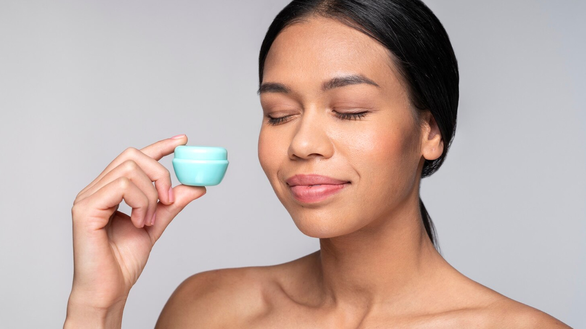 how to make lip scrubs for different seasonsQ