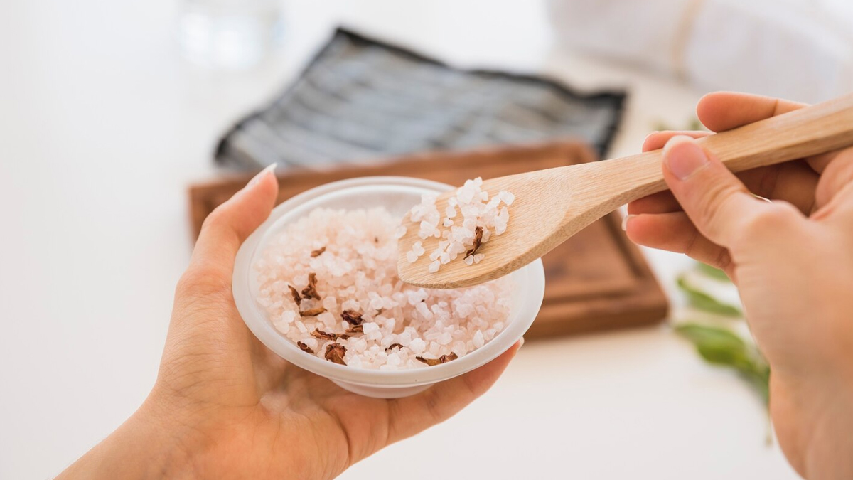 how to make lip scrubs for different seasonsS