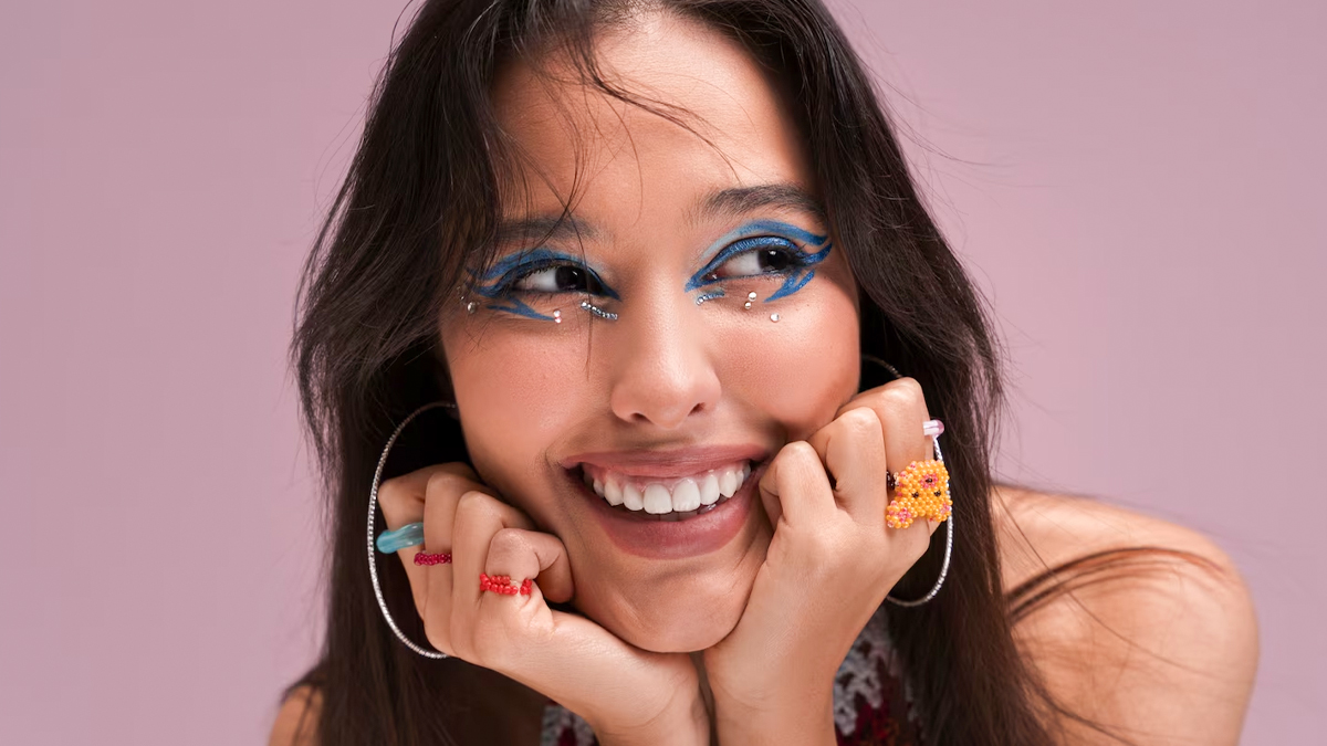 Best way to use glitter in makeup