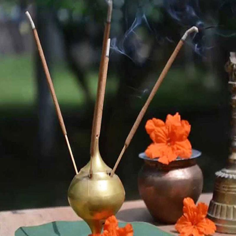 should we light incense stick in navratri puja