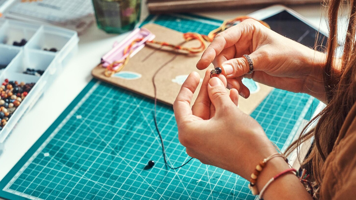 DIY hacks plastic spoons