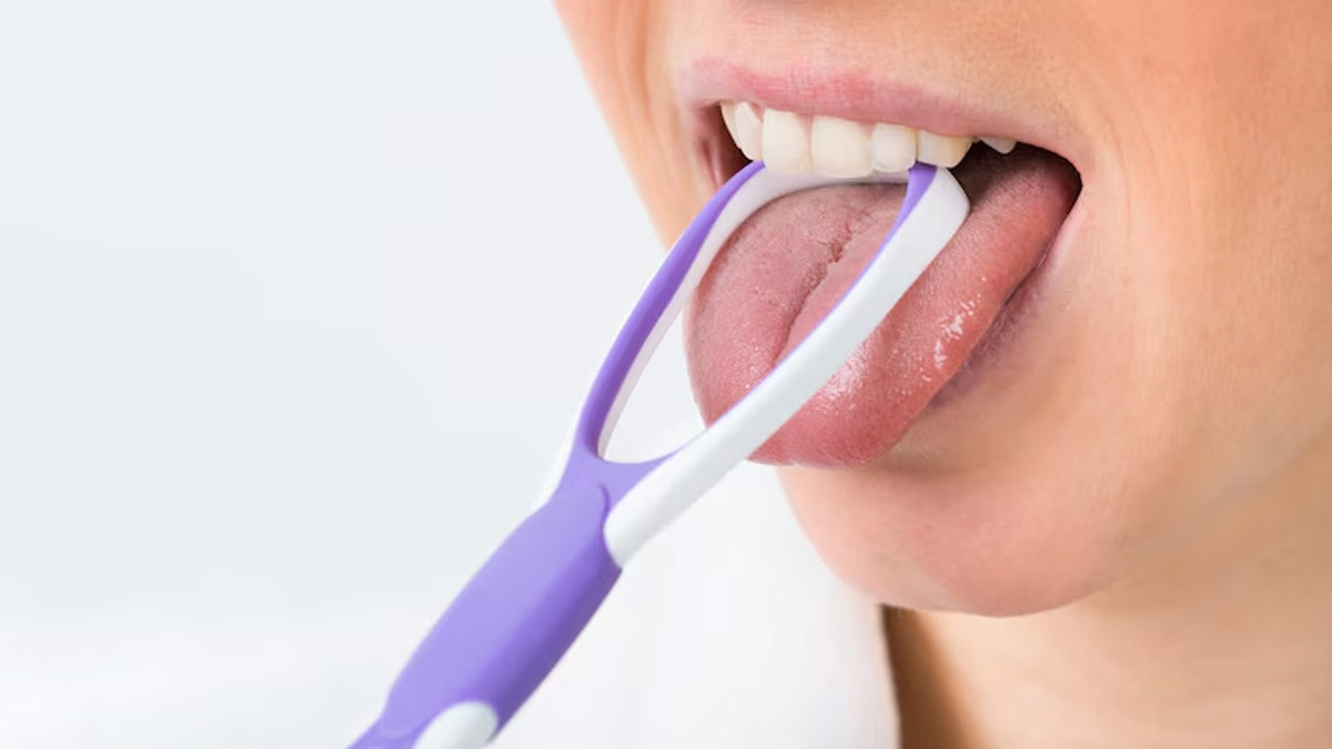 benefits of cleaning tongue daily