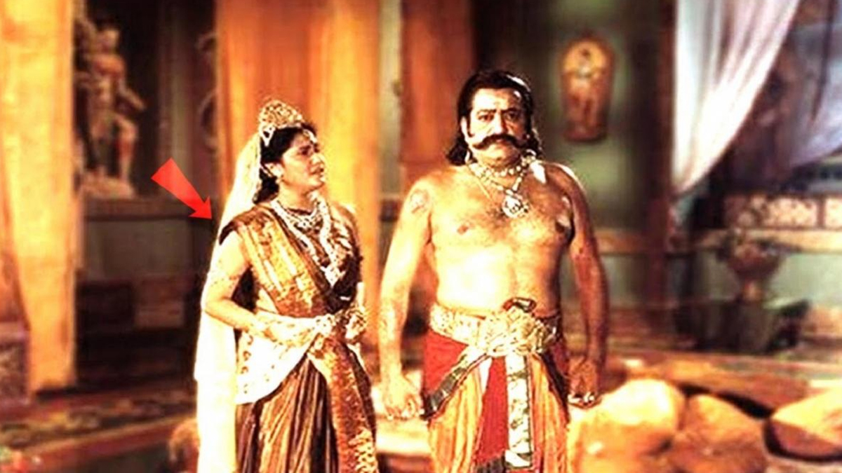 significance of giving mandodari clothes in prasad at jhalawar in rajasthan