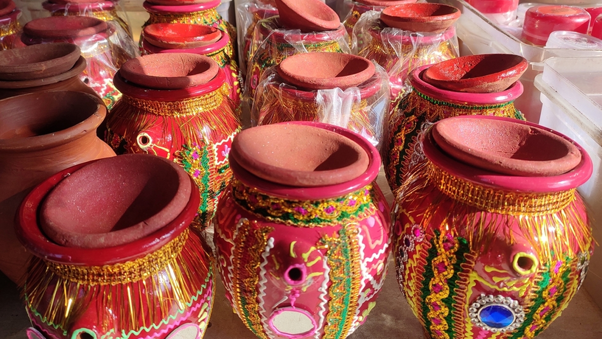 impotance of clay pot on karwa chauth