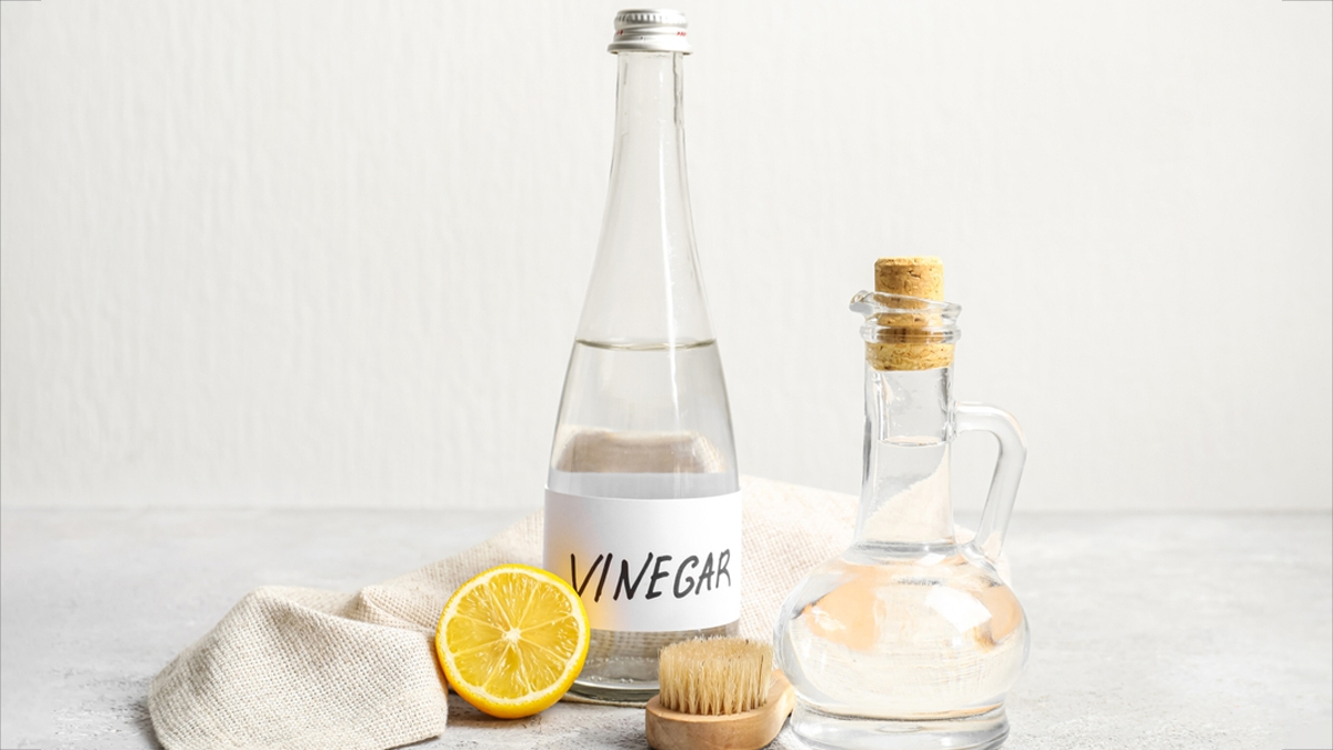 vinegar to remove black stains from tea strainer at home