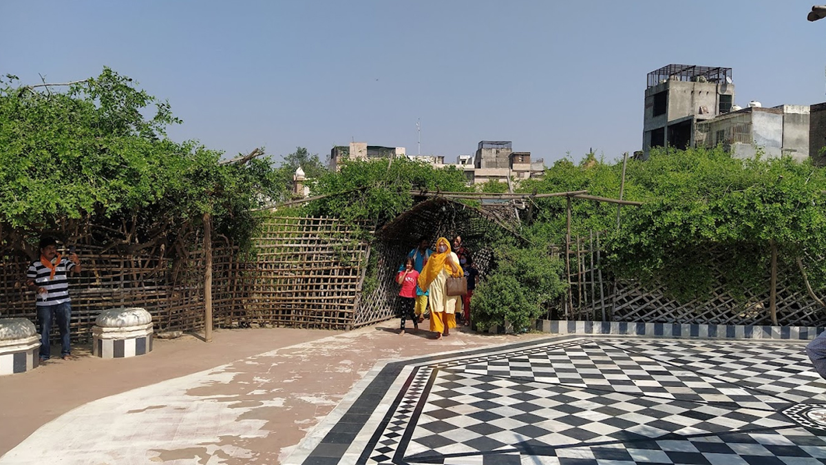 vrindavan ke van ke naam