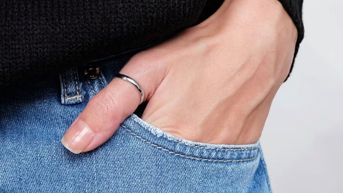 is it good to wear ring on thumb