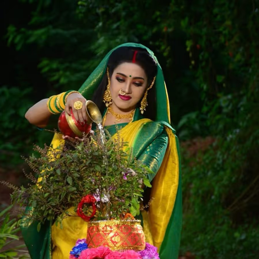 tulsi vivah 2025 pr kare in mantro ka jap