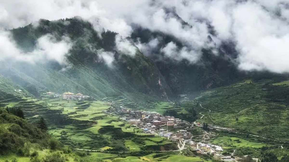 top 10 romantic hill station list in india to visit in november 2025