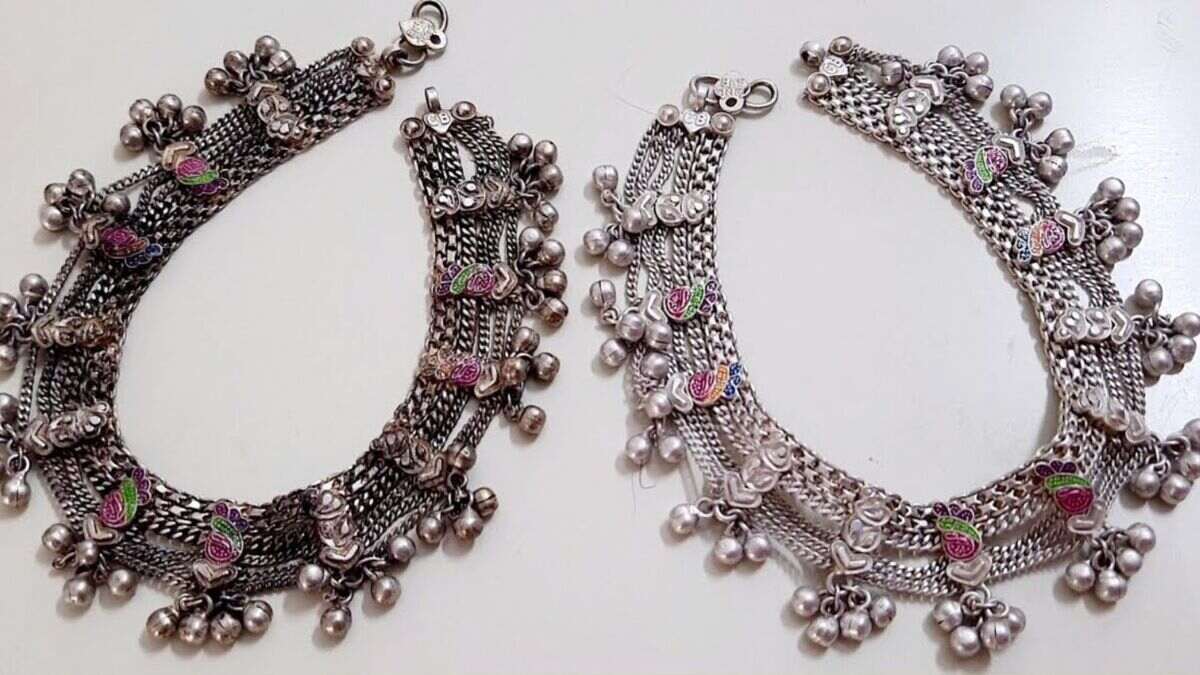 anklet cleaning method