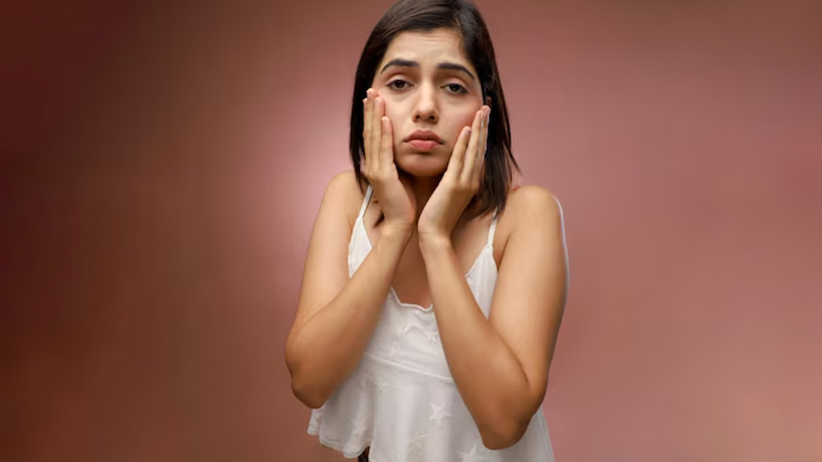 Dry Skin: बदलते मौसम में ड्राई स्किन के लिए ट्राई करें ये नुस्खा, मिलेगा नेचुरल ग्लो