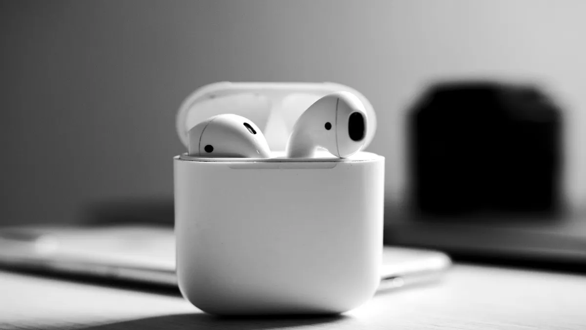 easy tips to clean your dirty airpods and wireless earbuds